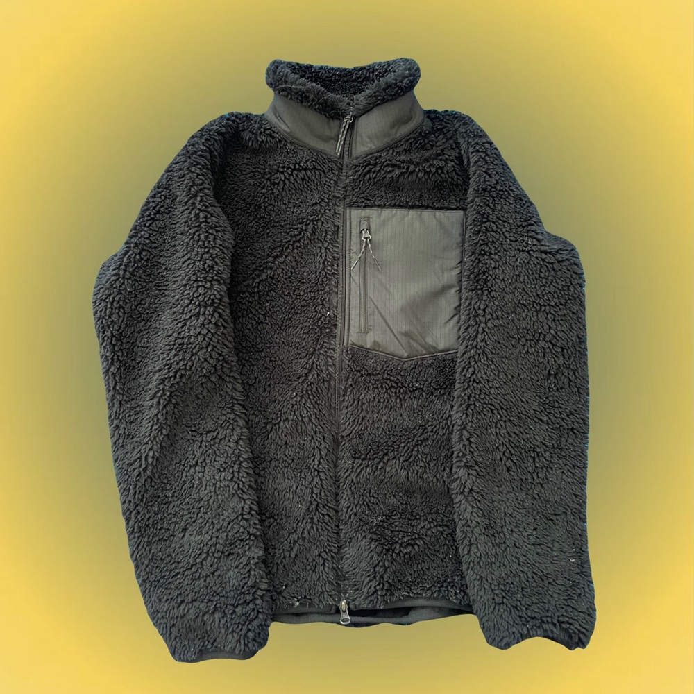 Black Uniqlo fleece jacket